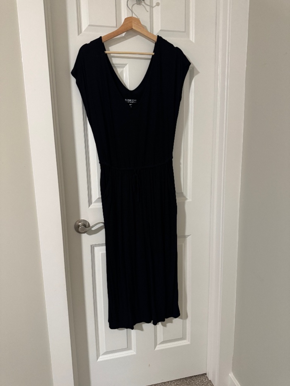 Torrid Super Soft sz 0 black midi dress EUC